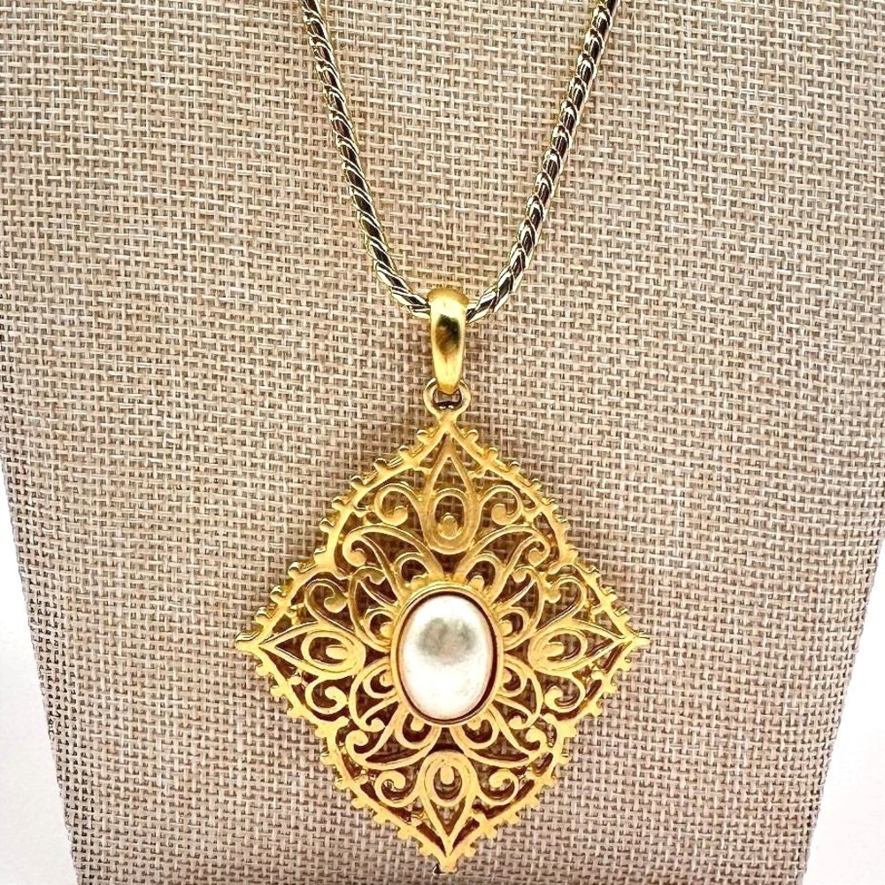 Vintage 70s Biagi Gold Tone Filigree White Pearl Statement Pendant Necklace Y2K
